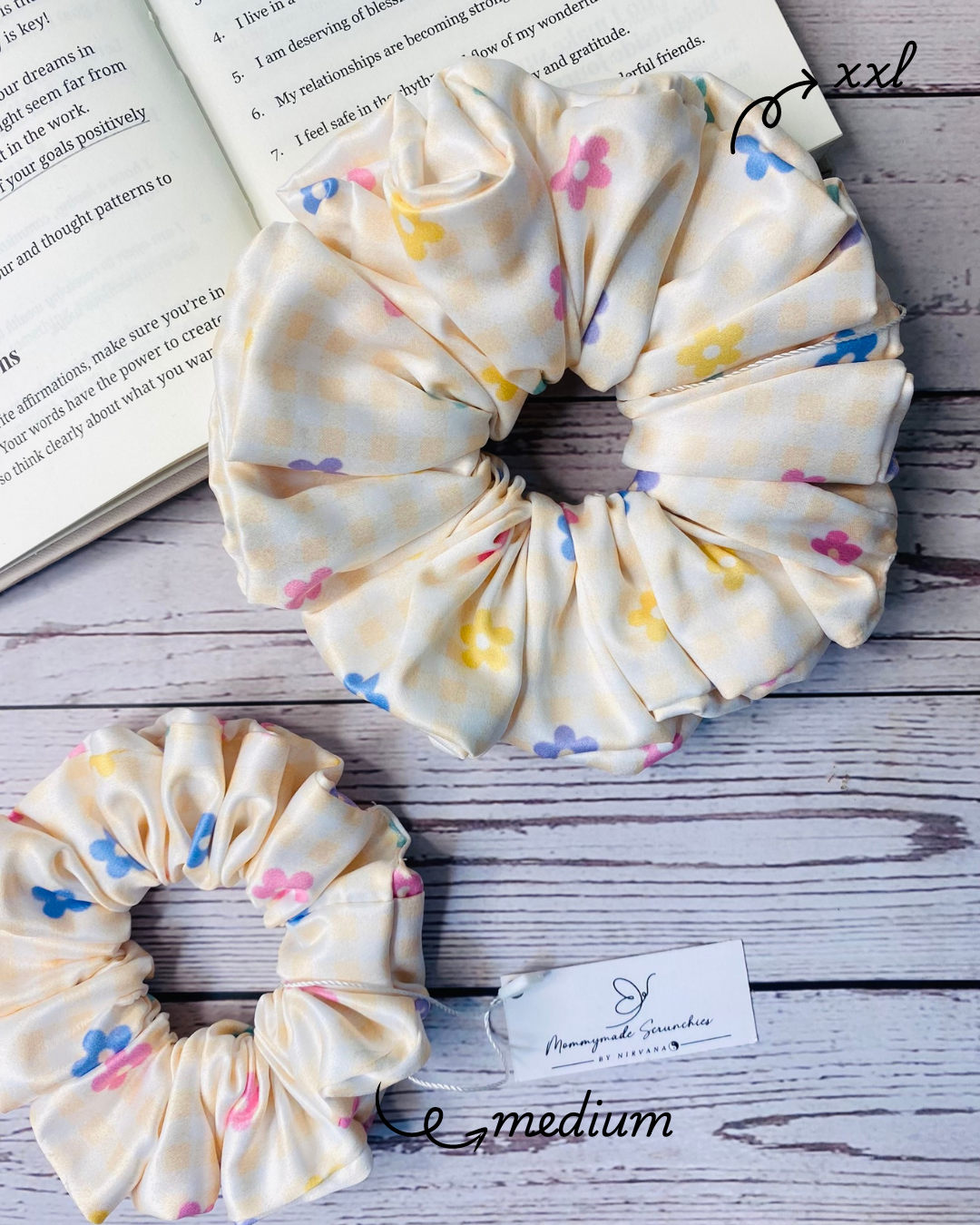 BLOOMBERG PREMIUM PRINTED SATIN SCRUNCHIE